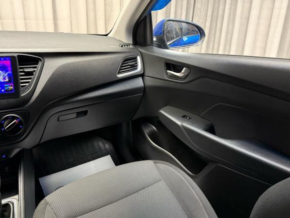 Hyundai Solaris II с пробегом 2017 года, цена 1 349 000 рублей, 120404 км, седан, Автокод Объявления