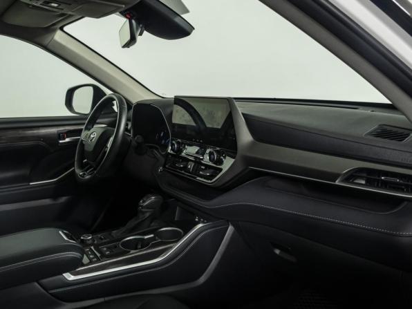 Toyota Highlander IV (XU70) с пробегом 2024 года, цена 5 298 000 рублей, 13678 км, внедорожник, Автокод Объявления