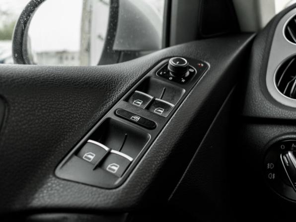 Volkswagen Tiguan I Рестайлинг с пробегом 2012 года, цена 1 270 000 рублей, 230664 км, внедорожник, Автокод Объявления