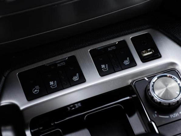 Toyota Land Cruiser 200 Series Рестайлинг 2 с пробегом 2019 года, цена 7 148 000 рублей, 104673 км, внедорожник, Автокод Объявления