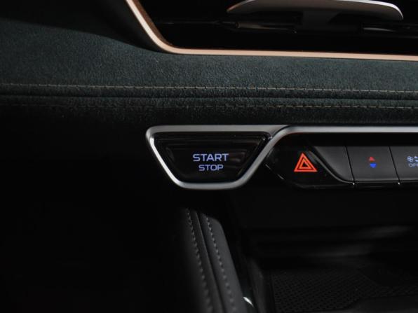 Geely Monjaro I с пробегом 2023 года, цена 3 048 790 рублей, 48778 км, внедорожник, Автокод Объявления