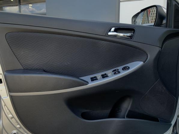Hyundai Solaris I с пробегом 2012 года, цена 739 000 рублей, 260581 км, седан, Автокод Объявления