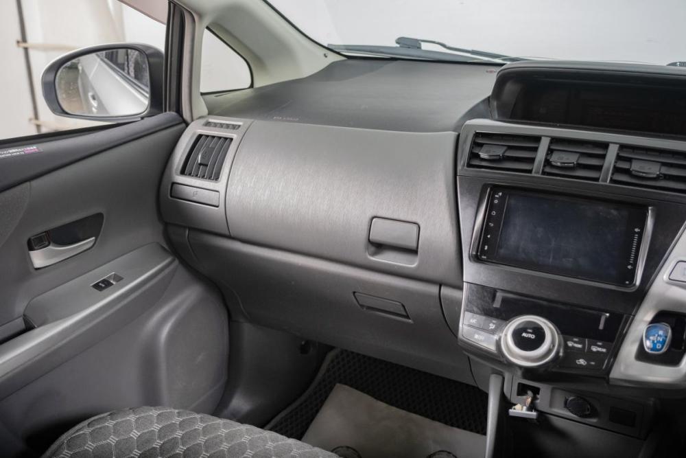 Toyota Prius Alpha I (ZVW40/41) Томск  - изображение 10