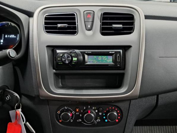 Renault Logan II Рестайлинг с пробегом 2021 года, цена 960 000 рублей, 61120 км, седан, Автокод Объявления