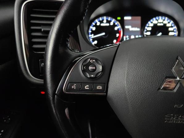 Mitsubishi Outlander III Рестайлинг 2 с пробегом 2016 года, цена 1 345 000 рублей, 260000 км, внедорожник, Автокод Объявления
