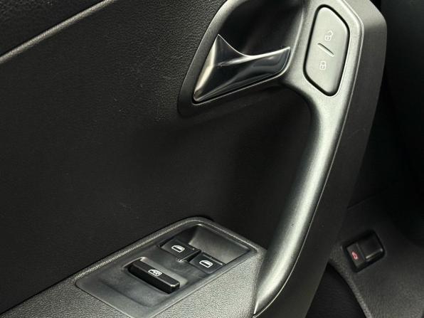 Volkswagen Polo V Рестайлинг с пробегом 2016 года, цена 1 119 000 рублей, 148752 км, седан, Автокод Объявления