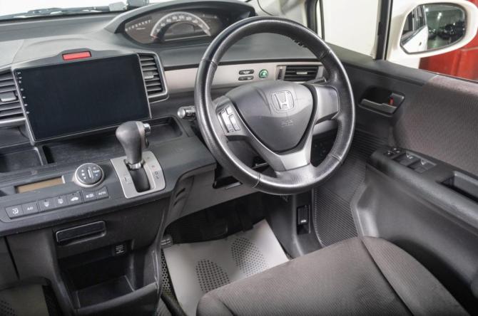 Honda Freed I Рестайлинг с пробегом 2012 года, цена 1 099 000 рублей, 143907 км, компактвэн, Автокод Объявления