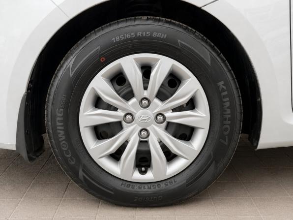 Hyundai Solaris I с пробегом 2013 года, цена 710 000 рублей, 140255 км, седан, Автокод Объявления