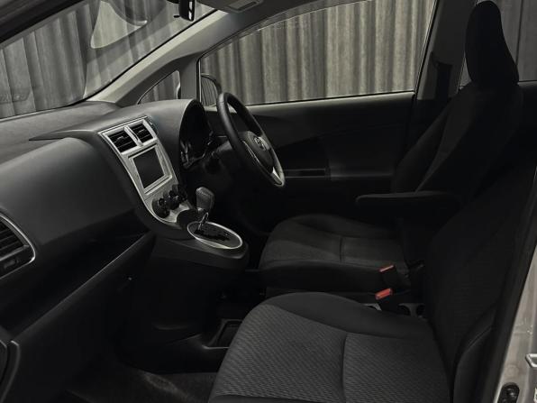 Toyota Ractis II с пробегом 2012 года, цена 1 120 000 рублей, 50000 км, хэтчбек, Автокод Объявления