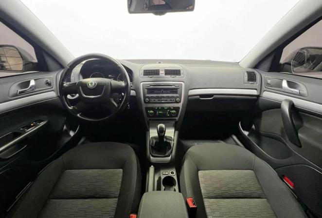 Skoda Octavia II (A5) Рестайлинг с пробегом 2013 года, цена 900 000 рублей, 208500 км, лифтбек, Автокод Объявления