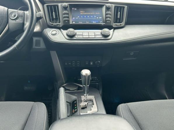 Toyota RAV4 IV (XA40) Рестайлинг с пробегом 2017 года, цена 2 265 000 рублей, 81250 км, внедорожник, Автокод Объявления