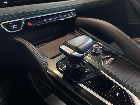 Geely Monjaro I с пробегом 2023 года, цена 3 150 000 рублей, 41121 км, внедорожник, Автокод Объявления