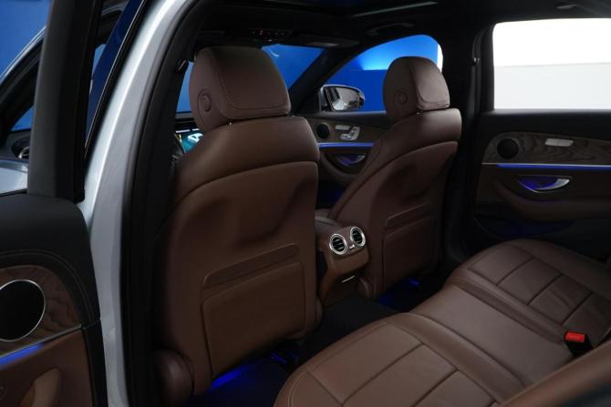 Mercedes-Benz E-Класс V (W213 S213 C238) Рестайлинг с пробегом 2022 года, цена 5 299 977 рублей, 35916 км, седан, Автокод Объявления