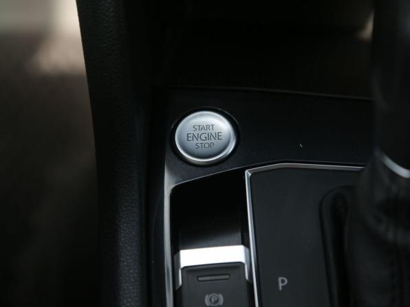 Volkswagen Tiguan II с пробегом 2019 года, цена 2 773 000 рублей, 101000 км, внедорожник, Автокод Объявления
