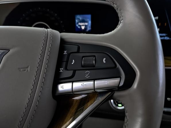 Cadillac Escalade V с пробегом 2021 года, цена 8 820 000 рублей, 94947 км, внедорожник, Автокод Объявления