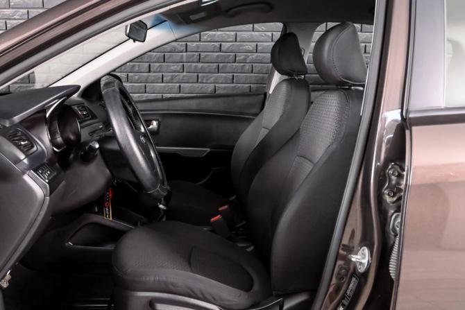 Kia Rio III Рестайлинг с пробегом 2016 года, цена 995 000 рублей, 163862 км, седан, Автокод Объявления