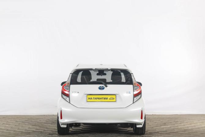 Toyota Aqua I Рестайлинг с пробегом 2017 года, цена 1 339 000 рублей, 165000 км, хэтчбек, Автокод Объявления