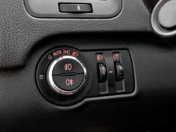 Opel Insignia I с пробегом 2013 года, цена 752 000 рублей, 255139 км, хэтчбек, Автокод Объявления