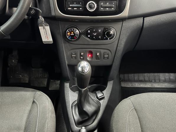 Renault Sandero II с пробегом 2018 года, цена 1 051 000 рублей, 134280 км, хэтчбек, Автокод Объявления