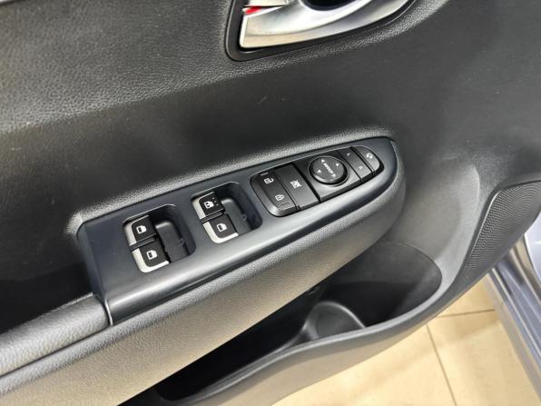 Kia Rio IV Рестайлинг с пробегом 2021 года, цена 1 900 000 рублей, 50514 км, седан, Автокод Объявления