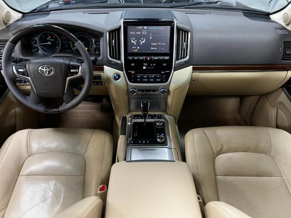 Toyota Land Cruiser 200 Series Рестайлинг 2 с пробегом 2016 года, цена 4 800 000 рублей, 235278 км, внедорожник, Автокод Объявления