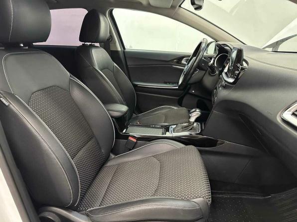 Kia Ceed III с пробегом 2018 года, цена 1 810 000 рублей, 29343 км, хэтчбек, Автокод Объявления