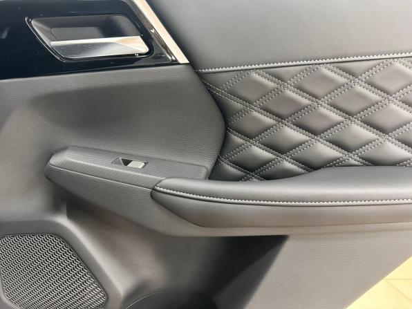Mitsubishi Outlander IV с пробегом 2023 года, цена 3 970 000 рублей, 66 км, внедорожник, Автокод Объявления