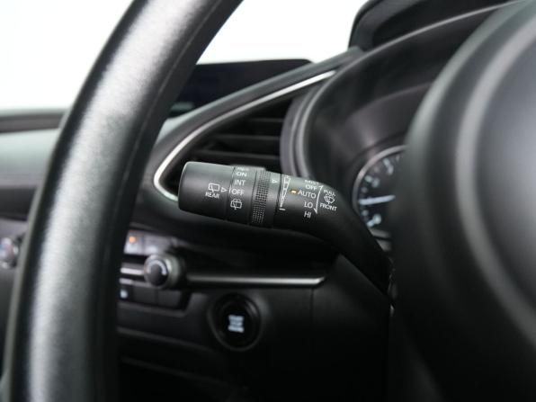 Mazda 3 IV (BP) с пробегом 2022 года, цена 1 785 000 рублей, 38397 км, хэтчбек, Автокод Объявления