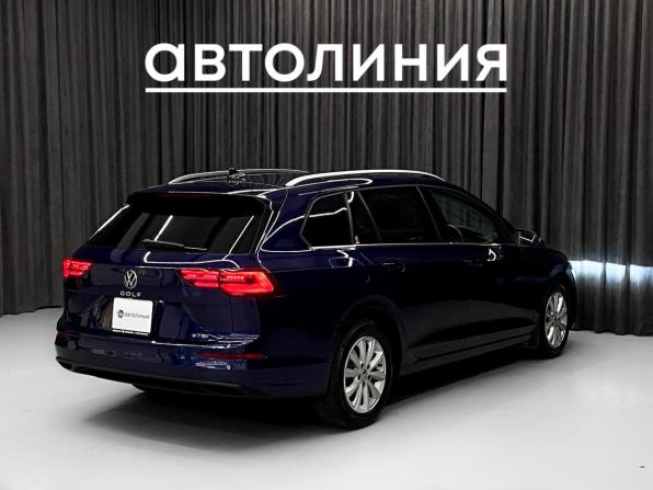 Volkswagen Golf VIII с пробегом 2022 года, цена 1 590 000 рублей, 45000 км, универсал, Автокод Объявления