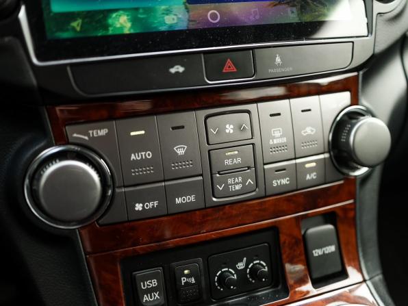 Toyota Highlander II (XU40) Рестайлинг с пробегом 2012 года, цена 1 899 000 рублей, 227230 км, внедорожник, Автокод Объявления