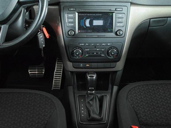 Skoda Yeti I Рестайлинг с пробегом 2014 года, цена 1 400 000 рублей, 101782 км, внедорожник, Автокод Объявления