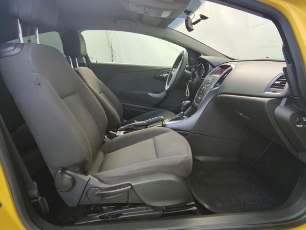 Opel Astra J Рестайлинг с пробегом 2013 года, цена 860 000 рублей, 211264 км, хэтчбек, Автокод Объявления