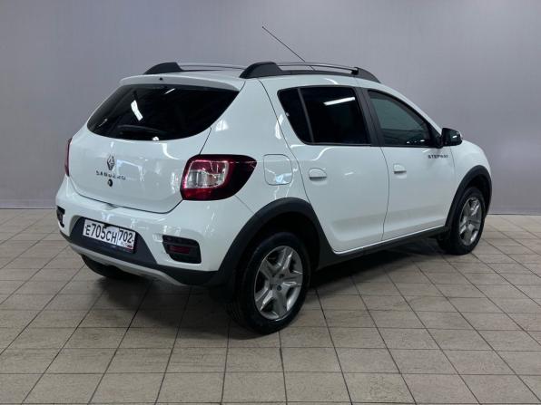 Renault Sandero II Рестайлинг с пробегом 2022 года, цена 1 490 000 рублей, 27900 км, хэтчбек, Автокод Объявления