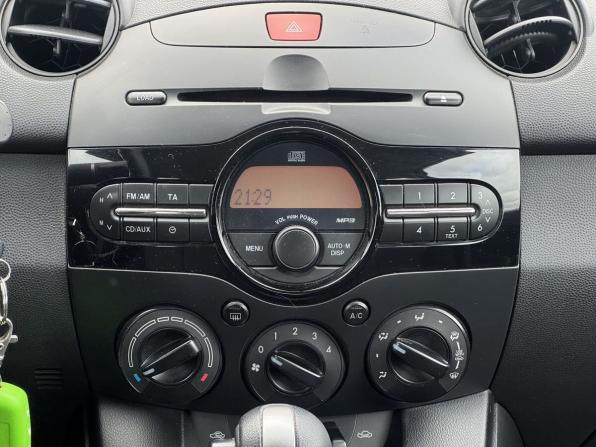 Mazda 2 II Рестайлинг (DE2) с пробегом 2011 года, цена 799 000 рублей, 90700 км, хэтчбек, Автокод Объявления
