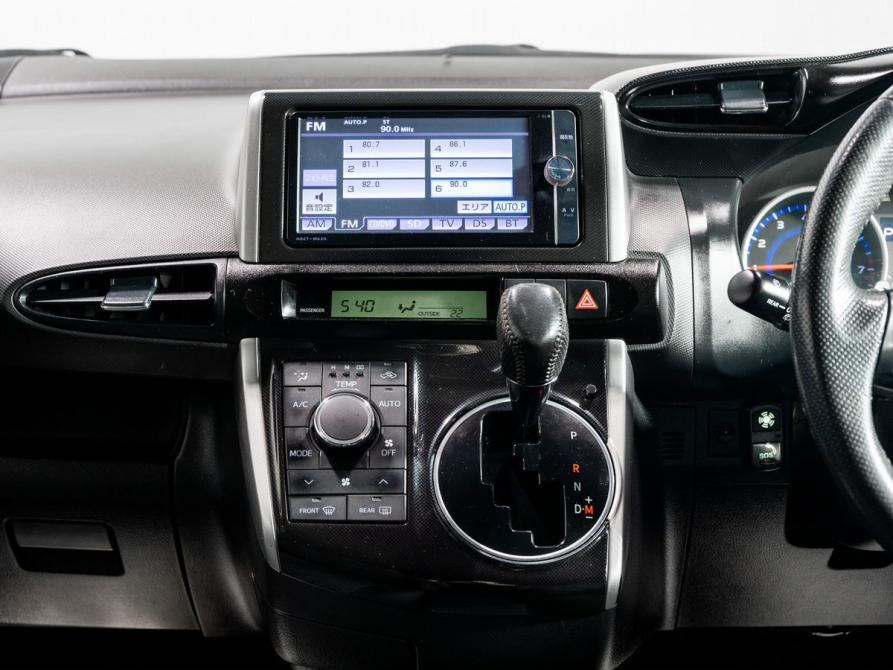 Toyota Wish II Рестайлинг Чита  - изображение 9