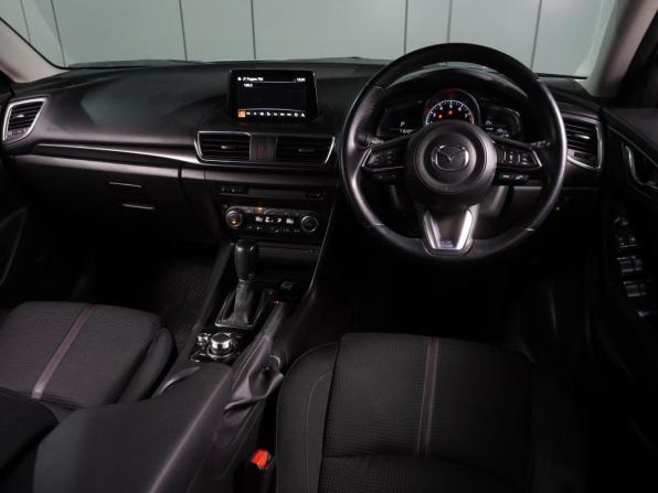 Mazda Axela III Рестайлинг с пробегом 2017 года, цена 1 699 000 рублей, 71640 км, седан, Автокод Объявления