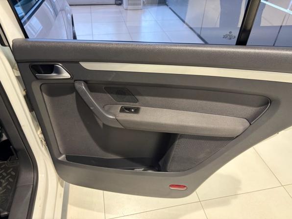 Volkswagen Touran I Рестайлинг 2 с пробегом 2012 года, цена 884 000 рублей, 174000 км, компактвэн, Автокод Объявления