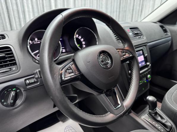 Skoda Yeti I Рестайлинг с пробегом 2015 года, цена 1 470 000 рублей, 71761 км, внедорожник, Автокод Объявления