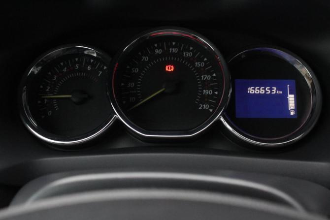 Renault Sandero II с пробегом 2016 года, цена 930 000 рублей, 166653 км, хэтчбек, Автокод Объявления