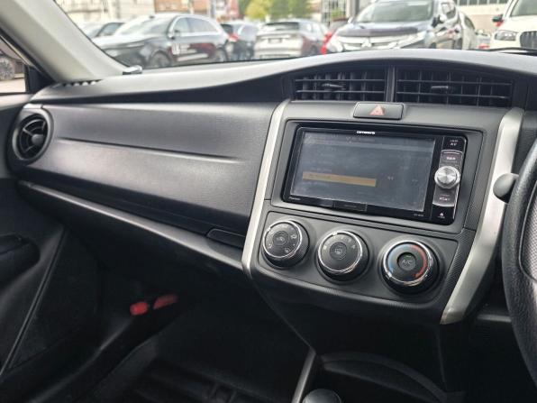 Toyota Corolla XI (E160 E170 E180) Рестайлинг 1 с пробегом 2017 года, цена 1 265 000 рублей, 102841 км, универсал, Автокод Объявления