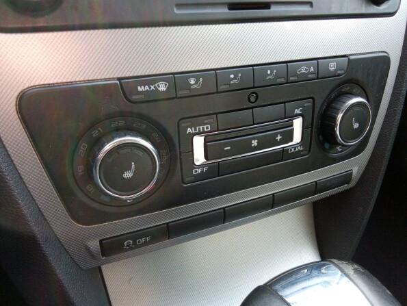 Skoda Octavia II (A5) Рестайлинг с пробегом 2010 года, цена 877 000 рублей, 216000 км, лифтбек, Автокод Объявления