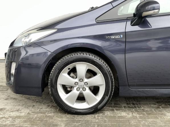 Toyota Prius III (XW30) с пробегом 2010 года, цена 938 000 рублей, 251599 км, лифтбек, Автокод Объявления