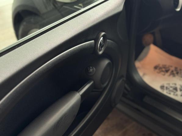 Mini Hatch II (R56) Рестайлинг с пробегом 2013 года, цена 859 000 рублей, 177000 км, хэтчбек, Автокод Объявления