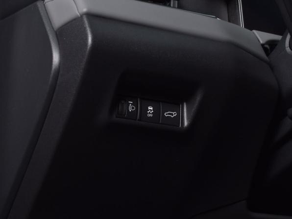 Toyota RAV4 VI (XA60) с пробегом 2026 года, цена 3 994 995 рублей, 37 км, внедорожник, Автокод Объявления