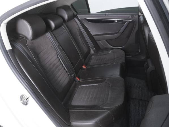 Volkswagen Passat B7 с пробегом 2013 года, цена 1 530 000 рублей, 228373 км, седан, Автокод Объявления
