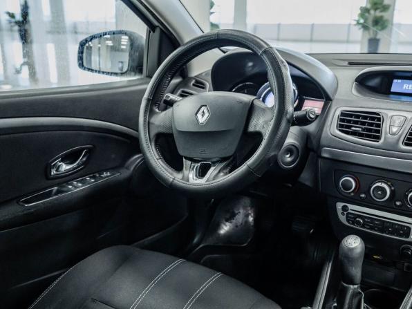 Renault Fluence I Рестайлинг с пробегом 2013 года, цена 562 000 рублей, 201000 км, седан, Автокод Объявления