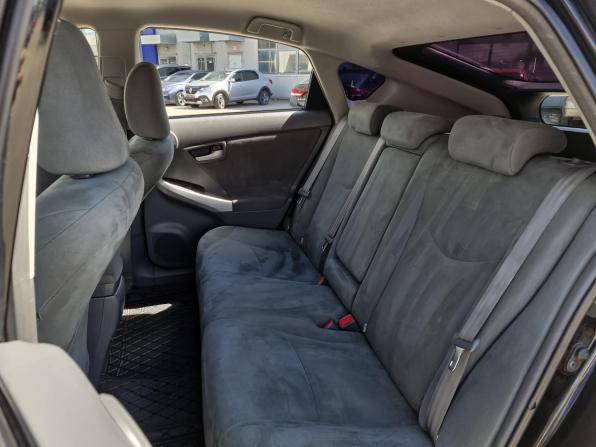 Toyota Prius III (XW30) с пробегом 2010 года, цена 896 000 рублей, 310459 км, лифтбек, Автокод Объявления