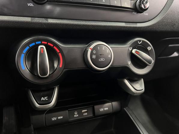 Kia Rio IV с пробегом 2018 года, цена 1 279 000 рублей, 149614 км, хэтчбек, Автокод Объявления