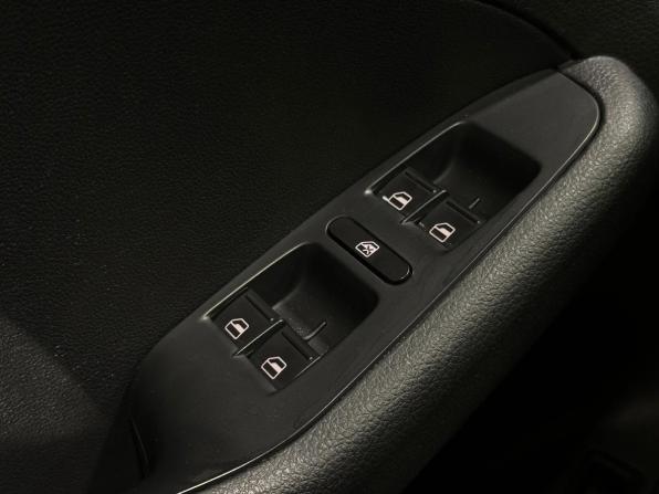 Volkswagen Jetta VI с пробегом 2013 года, цена 950 000 рублей, 198981 км, седан, Автокод Объявления