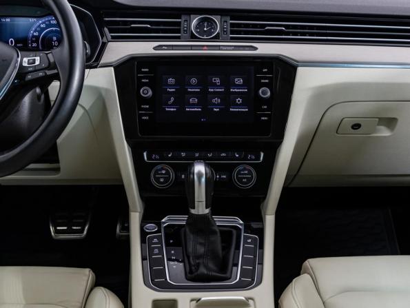 Volkswagen Passat B8 с пробегом 2019 года, цена 2 499 000 рублей, 205663 км, универсал, Автокод Объявления